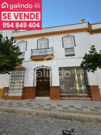 House 5 Bedrooms in Paradas