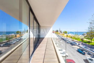 Luxury 2-bed apartment in Olhão's Marina