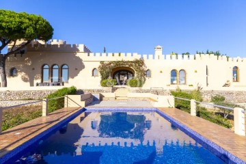 1. Stylish house Santa Barbara (swimming pool - Pi