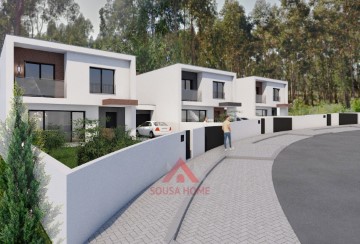 House 4 Bedrooms in Parceiros e Azoia