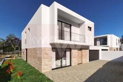 House 4 Bedrooms in Lobão, Gião, Louredo e Guisande