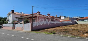 Maison 4 Chambres à Santa Maria da Feira, Travanca, Sanfins e Espargo