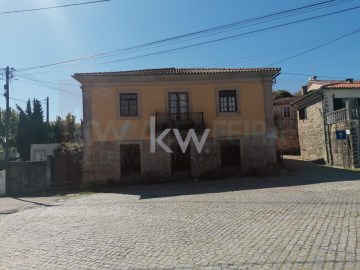 House 5 Bedrooms in Campo