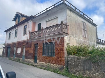 House 5 Bedrooms in Lobão, Gião, Louredo e Guisande