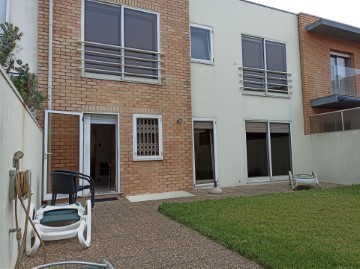 House 4 Bedrooms in Perafita, Lavra e Santa Cruz do Bispo