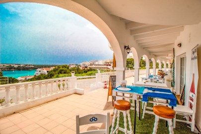 terraza restaurante vistas mar arenal d'en castell