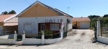 House 2 Bedrooms in Aveiras de Cima