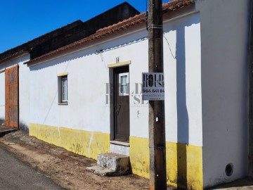 Moradia 2 Quartos em Manique do Intendente, V.N.De S.Pedro e Maçussa