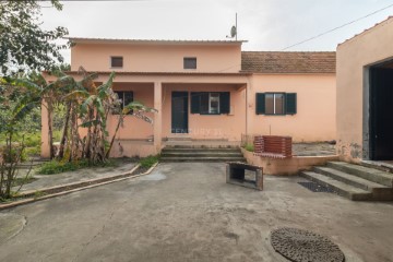 House 3 Bedrooms in Poceirão e Marateca