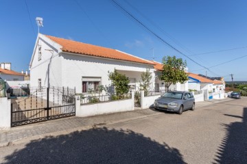 House 4 Bedrooms in Brotas