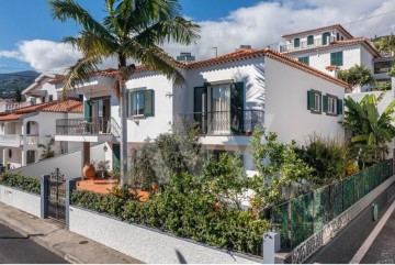 House 4 Bedrooms in Funchal (Santa Maria Maior)