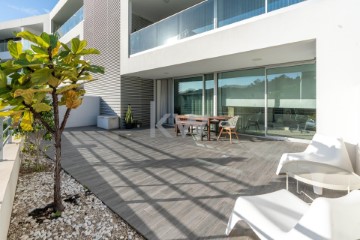Apartment 2 Bedrooms in Santo António