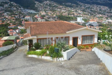 Maison 3 Chambres à Santo António