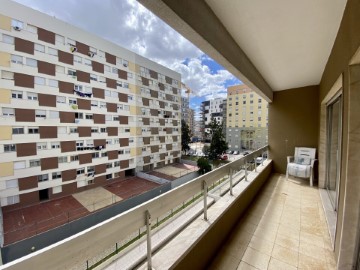Apartamento 5 Quartos em Moscavide e Portela