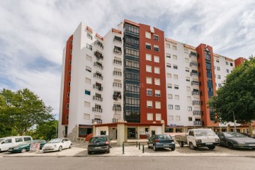 Apartamento 2 Quartos em Santa Iria de Azoia, São João da Talha e Bobadela