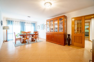 Apartment 2 Bedrooms in Barreiro e Lavradio