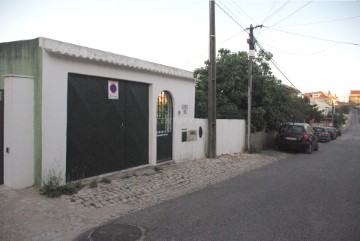 House 2 Bedrooms in Ramada e Caneças