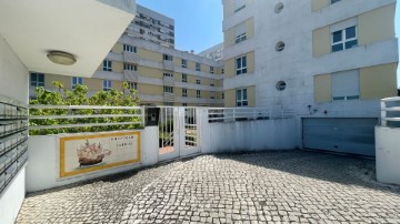 Apartamento 4 Quartos em Moscavide e Portela