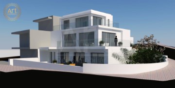 House 4 Bedrooms in Lourinhã e Atalaia