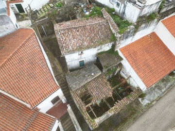 Casa antiga para reconstruir em Barbas, Aldeia Gal