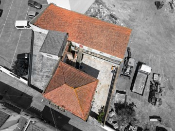 Casa T4 com terraço, garagem e anexo em Olhalvo, A