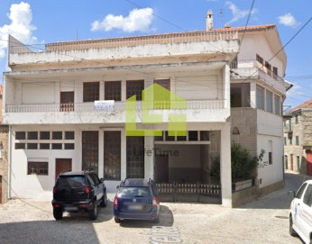 House 5 Bedrooms in Paços da Serra