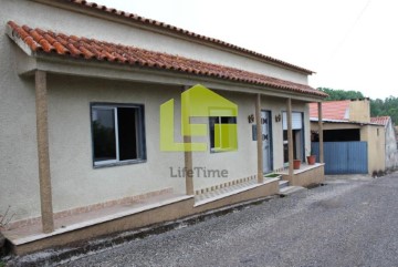 House 3 Bedrooms in Ega