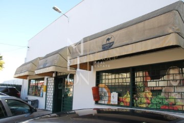 Locaux commerciaux à Avelãs de Caminho