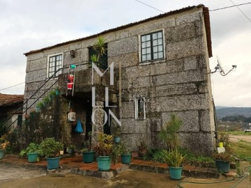 House 4 Bedrooms in Sande e São Lourenço