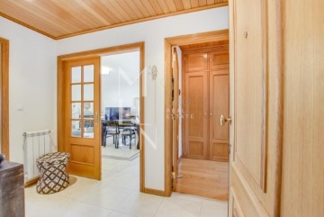 Apartment 2 Bedrooms in Carcavelos e Parede