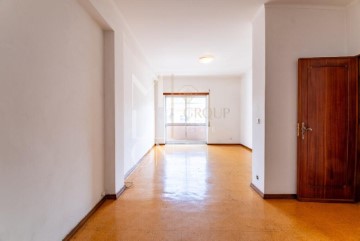 Apartment 3 Bedrooms in Leiria, Pousos, Barreira e Cortes