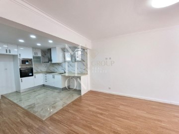 Apartamento 2 Quartos em Algueirão-Mem Martins