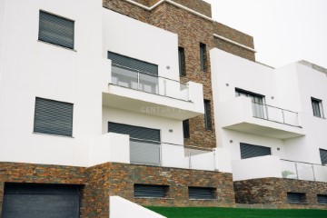 Apartment 3 Bedrooms in Arranhó