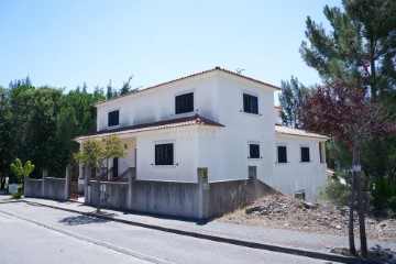 Maison 5 Chambres à Constância