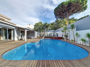 House 5 Bedrooms in Cascais e Estoril