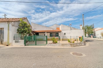 Maison 2 Chambres à Aldeia Galega da Merceana e Aldeia Gavinha