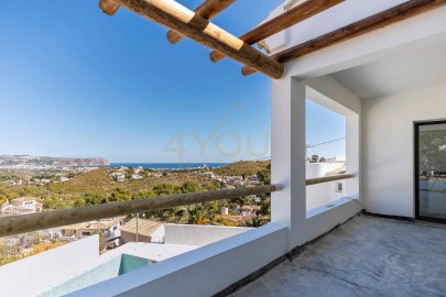 House 4 Bedrooms in Partida Comunes-Adsubia