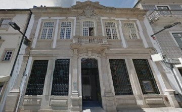 Prédio em União das freguesias de Vila Real