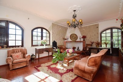 House 9 Bedrooms in Pinhal Novo