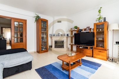 Apartamento 3 Quartos em Baixa da Banheira e Vale da Amoreira