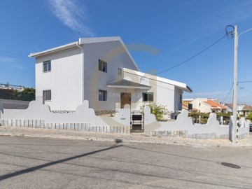 House 5 Bedrooms in Seixal, Arrentela e Aldeia de Paio Pires