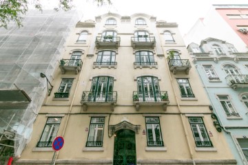 Apartment 5 Bedrooms in Avenidas Novas
