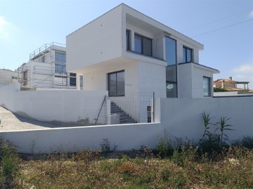 Maison 4 Chambres à Santa Bárbara