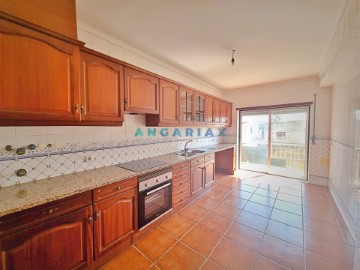 Apartment 3 Bedrooms in Calvaria de Cima