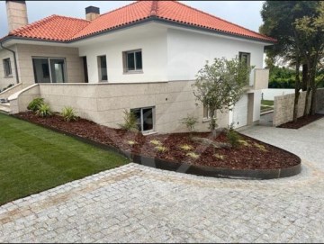 House 5 Bedrooms in Fafe