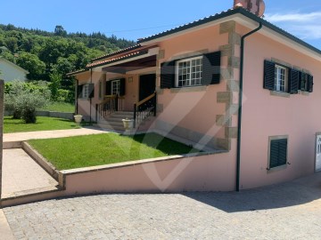 House 8 Bedrooms in Ribeira do Neiva