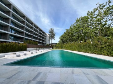 for rental Cascais Legacy T2 condo terrace pool gy