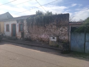 House 2 Bedrooms in Vacariça