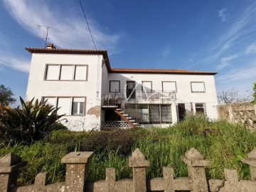 House 10 Bedrooms in Vila Verde