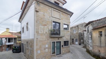 House 4 Bedrooms in Campo
